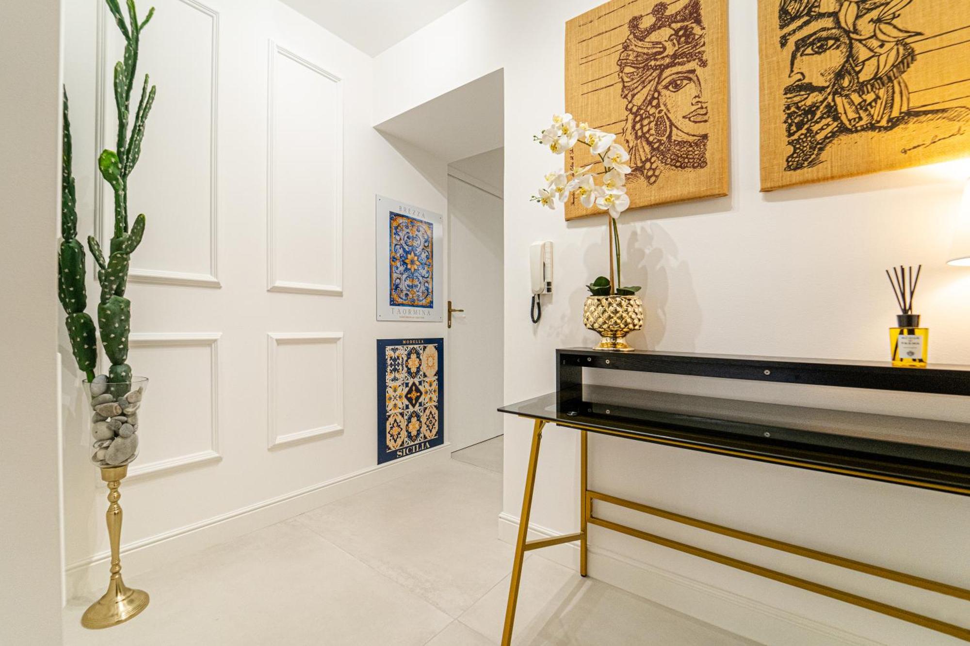 Johnny'S Suites Taormina Beach Bay Εξωτερικό φωτογραφία