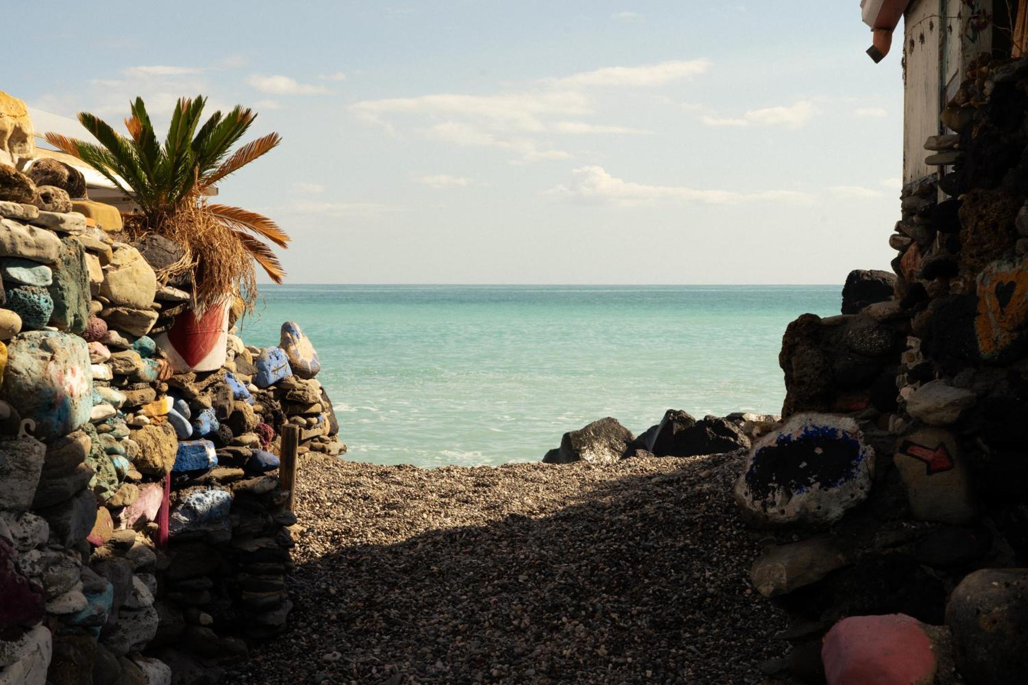 Johnny'S Suites Taormina Beach Bay Εξωτερικό φωτογραφία